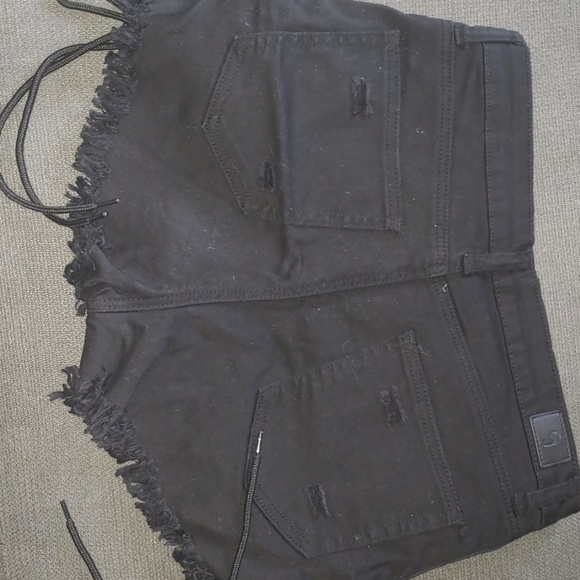 Shorts - Picture 2 of 3